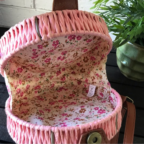 Lucky 7 Pink Round Straw Purse - Picture 7 of 11